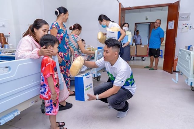 From the concerns of Pharmacity CEO to the journey 'Doctor Tour - Health Festival' - Photo 4. Từ nỗi trăn trở của CEO Pharmacity đến hành trình ‘Doctor Tour - Ngày hội sức khoẻ’ - Ảnh 4.