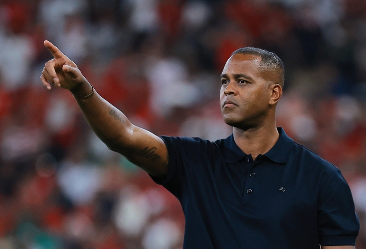 10 tháng chóng vánh của HLV Kluivert tại Indonesia - Ảnh 1.