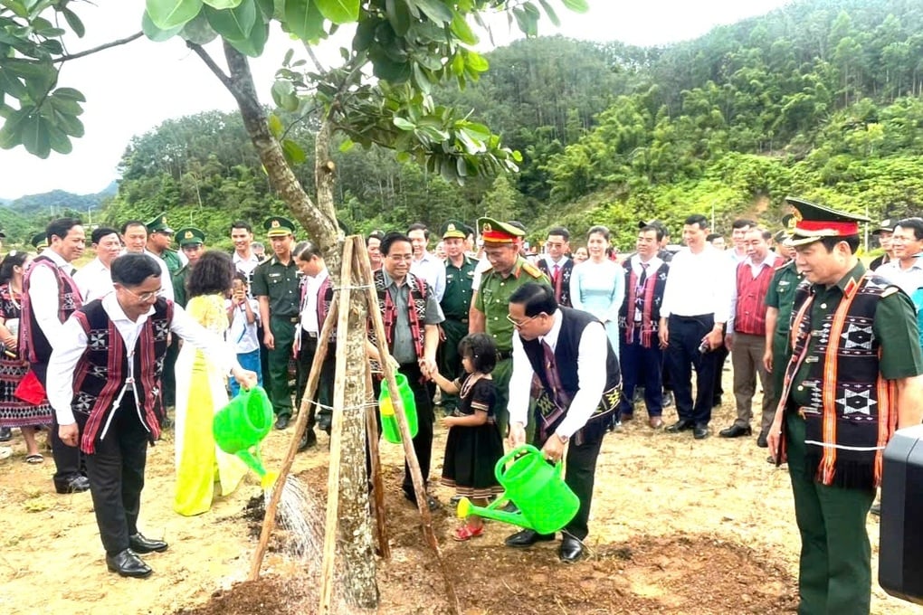 Thủ tướng dự lễ khởi công trường học ở xã miền núi Đà Nẵng - 3