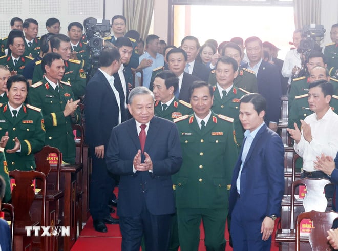ttxvn-tong-bi-thu-to-lam-du-le-ky-niem-80-nam-ngay-truyen-thong-luc-luong-vu-trang-quan-khu-1-8343310-8.jpg
