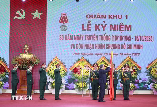 ttxvn-tong-bi-thu-to-lam-du-le-ky-niem-80-nam-ngay-truyen-thong-luc-luong-vu-trang-quan-khu-1-8343356.jpg