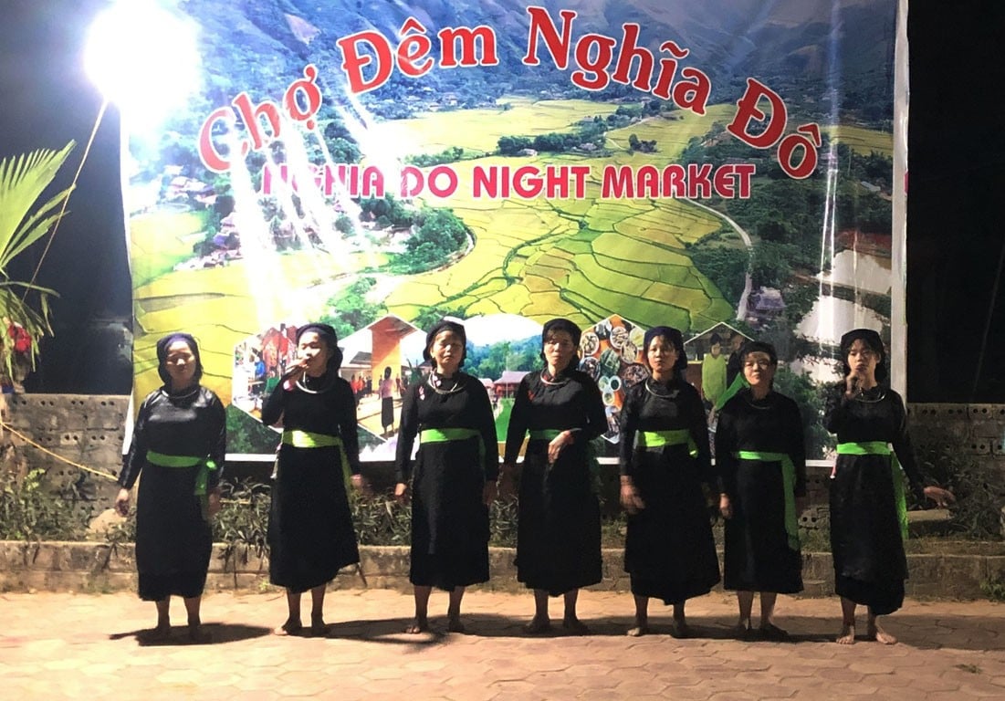 tiet-muc-van-nghe-truyen-thong-bieu-dien-tai-cho-dem-nghia-do.jpg