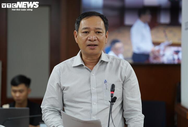 Mr. Do Diep Gia Hop, Deputy Head of Traffic Works Maintenance and Operation Department, Ho Chi Minh City Department of Construction informed at the press conference. (Photo: Luong Y)