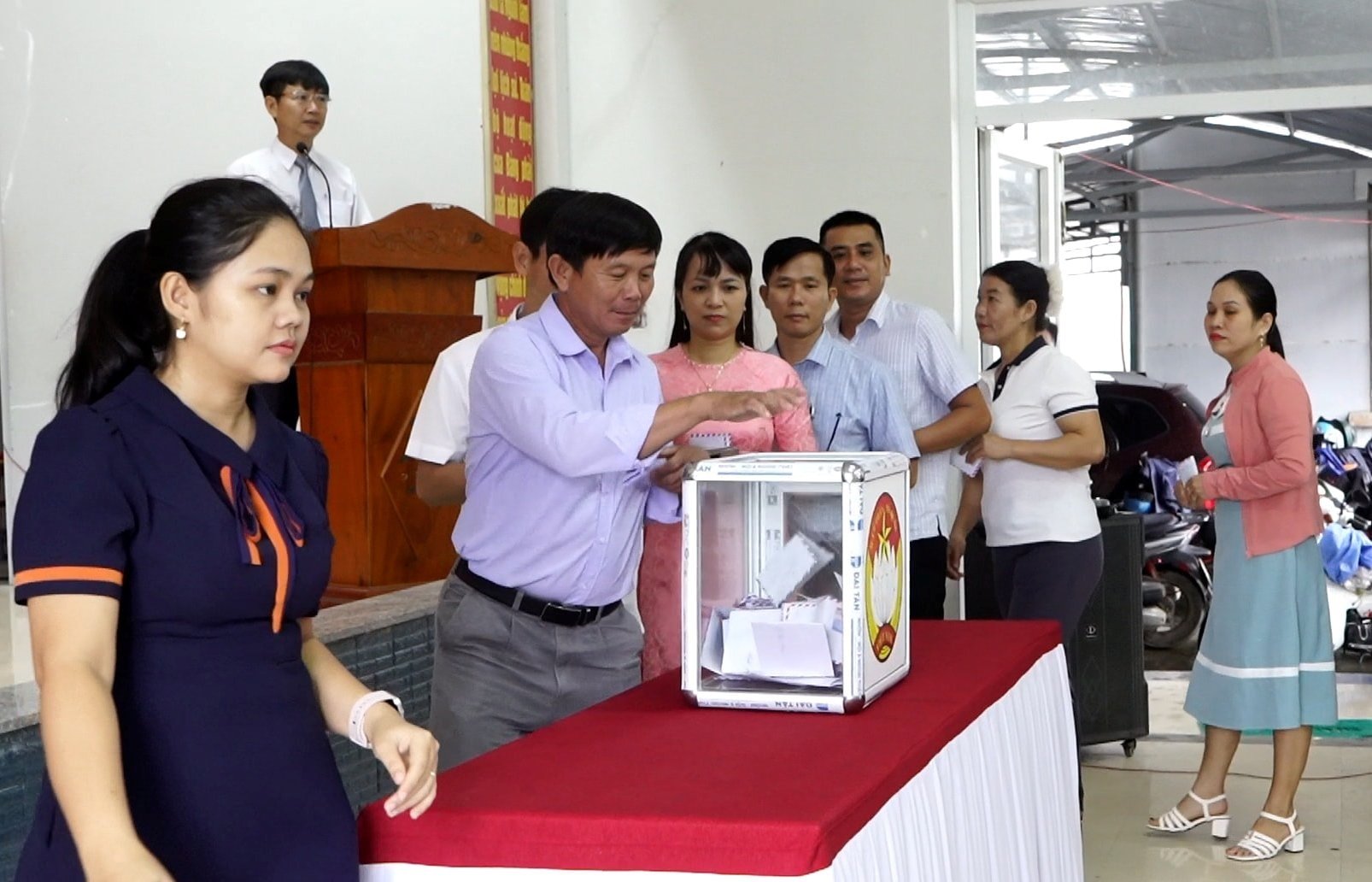 c0551.mp4.03_10_53_28.still001(1).jpg