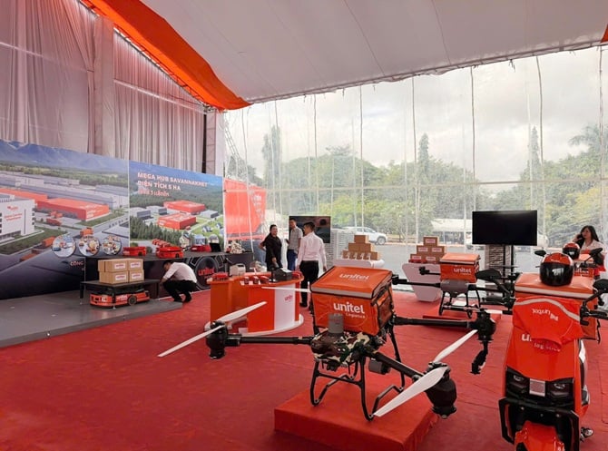 Viettel continues to consolidate its pioneering position in creating digital infrastructure and promoting e-commerce in the Indochina region. Viettel tiếp tục củng cố vị thế tiên phong trong việc kiến tạo hạ tầng số và thúc đẩy thương mại điện tử khu vực Đông Dương