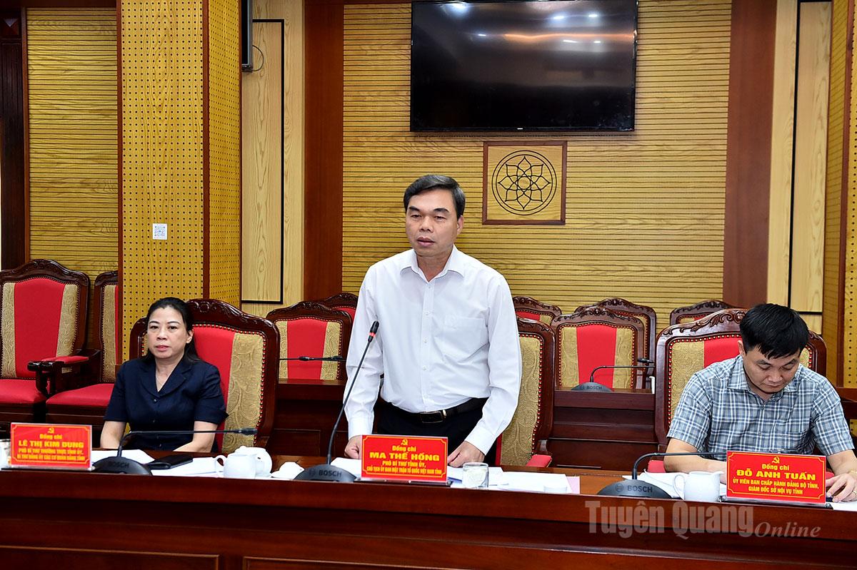 O camarada Ma The Hong, secretário adjunto do Comitê Provincial do Partido e presidente do Comitê Provincial da Frente Pátria, discursou na reunião.