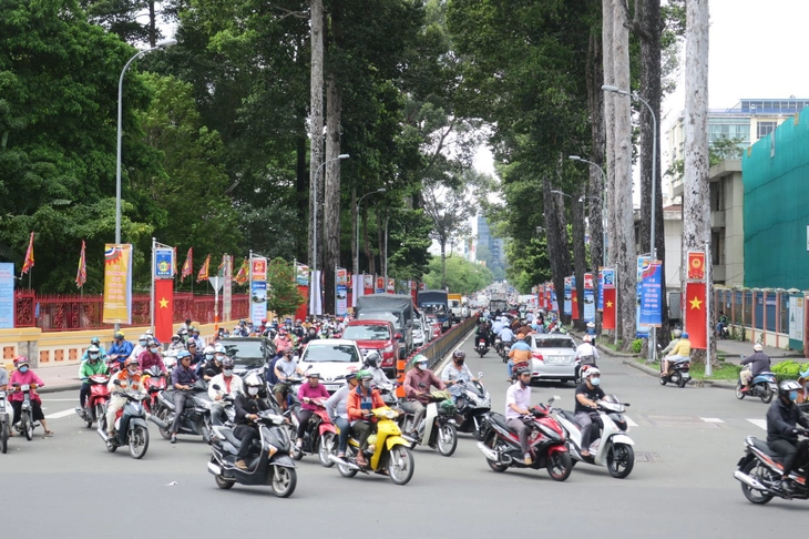 YouTuber hat falsche Informationen über Ta Quan Le Van Duyet gepostet, das Kultur- und Sportamt von Ho-Chi-Minh-Stadt hat sich zu Wort gemeldet – Foto 2. YouTuber đăng thông tin sai lệch về Tả quân Lê Văn Duyệt, Sở Văn hóa và Thể thao TP.HCM lên tiếng - Ảnh 2.