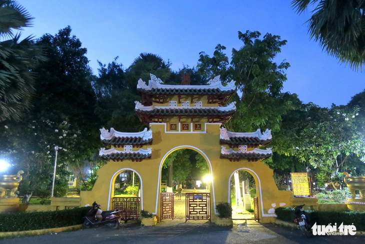 YouTuber postete falsche Informationen über Ta Quan Le Van Duyet, das Kultur- und Sportamt von Ho-Chi-Minh-Stadt meldete sich zu Wort – Foto 3. YouTuber đăng thông tin sai lệch về Tả quân Lê Văn Duyệt, Sở Văn hóa và Thể thao TP.HCM lên tiếng - Ảnh 3.