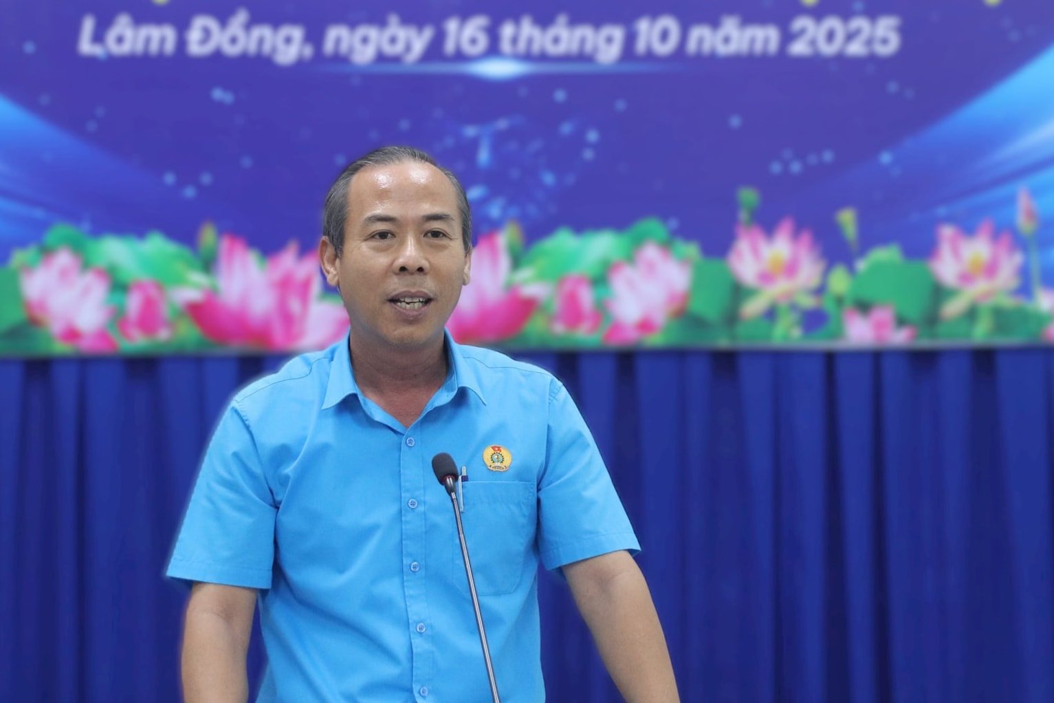 2. Ο σύντροφος Nguyen Phu Hoang, Αντιπρόεδρος της Επαρχιακής Επιτροπής του Πατριωτικού Μετώπου του Βιετνάμ, Πρόεδρος της Ομοσπονδίας Εργατών της επαρχίας Lam Dong, εκφώνησε ομιλία στην τελετή υπογραφής (1).jpg