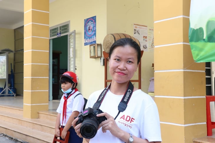 Bravely choosing a new major, female student achieved double valedictorian in English Language - Photo 1. Từ bỏ ngành y 'danh giá', nữ sinh chọn lại đam mê và trở thành thủ khoa kép ngôn ngữ Anh - Ảnh 1.