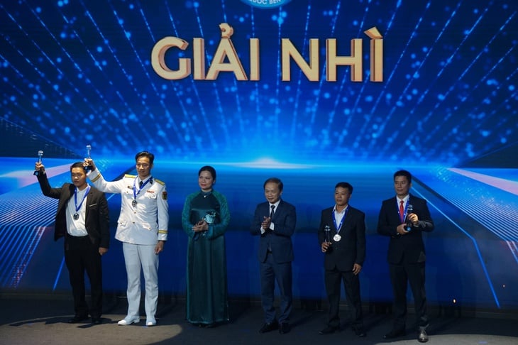 Tổ quốc bên bờ sóng - Ảnh 2.