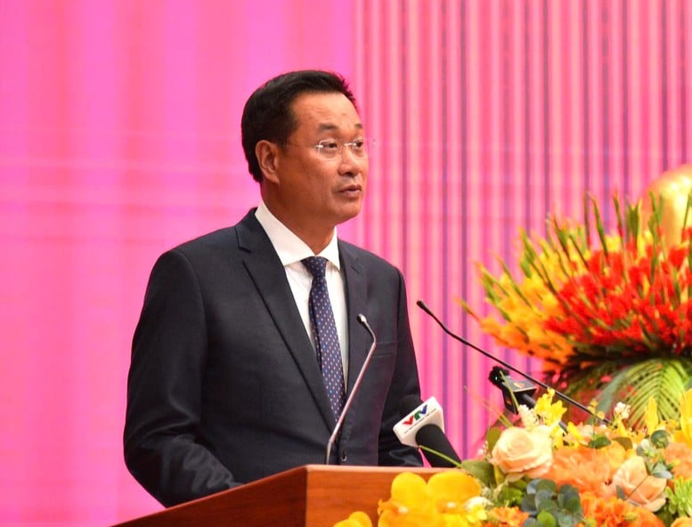 Yoldaş Le Ngoc Quang, 2025-2030 dönemi için Da Nang Şehir Parti Komitesi Sekreterliği görevini yürütüyor - Fotoğraf 3. Đồng chí Lê Ngọc Quang giữ chức Bí thư Thành ủy Đà Nẵng nhiệm kỳ 2025-2030- Ảnh 3.