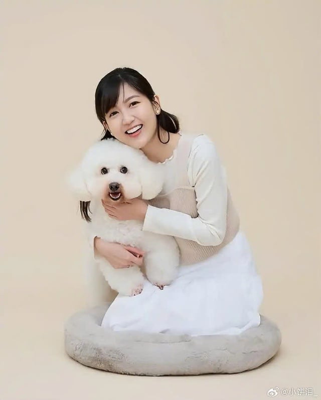 여성 가수, 희귀병으로 34세의 나이로 세상을 떠났다 - 사진 3. Nữ ca sĩ qua đời ở tuổi 34 vì căn bệnh hiếm gặp- Ảnh 3.