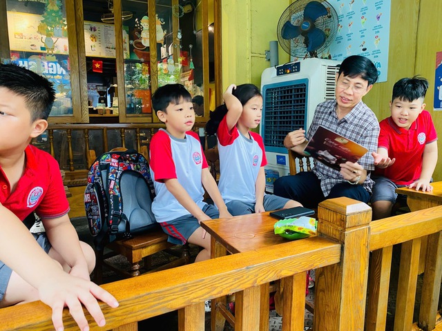 Người cha của trăm học trò - Ảnh 4.