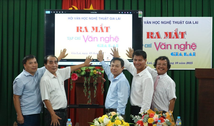 tap-chi-van-nghe-2.jpg
