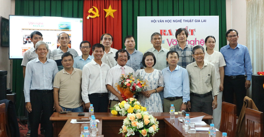 tap-chi-van-nghe.jpg