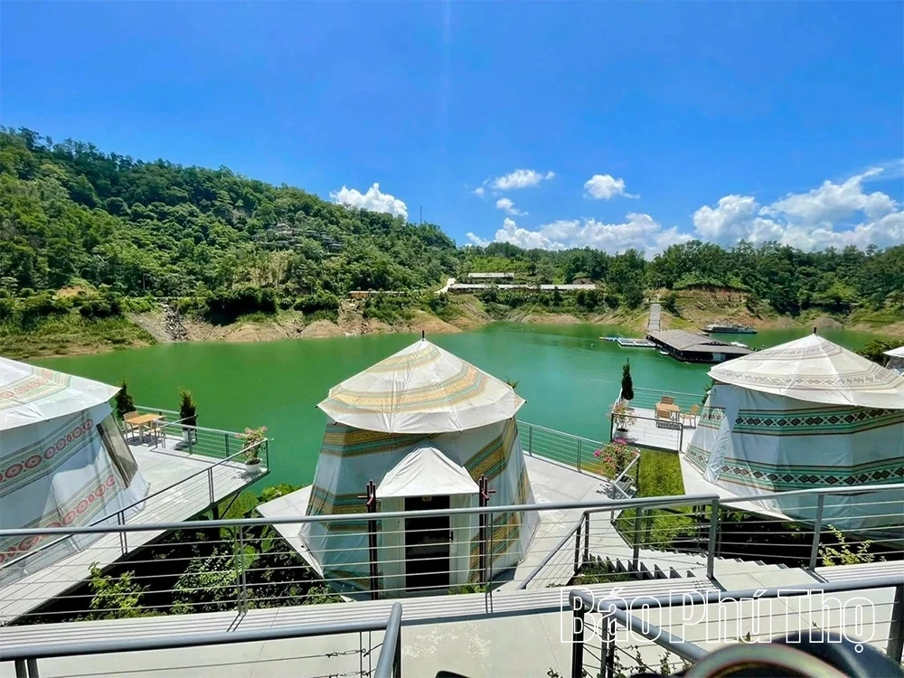 Erleben Sie die Natur- und Kulturlandschaft des Hoa Binh-Sees