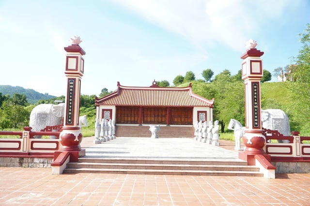 ទស្សនាអាសនៈនៃស្ថានសួគ៌និងផែនដី - ដែលជាកន្លែងដែលស្ថានសួគ៌បានផ្តល់ Thăm đàn tế trời đất - nơi trời trao 'xã tắc' cho nhà Tây Sơn- Ảnh 4.