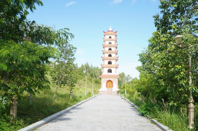 ទស្សនាអាសនៈស្ថានសួគ៌ និងផែនដី - ដែលជាកន្លែងដែលស្ថានសួគ៌បានប្រគល់ Thăm đàn tế trời đất - nơi trời trao 'xã tắc' cho nhà Tây Sơn- Ảnh 5.
