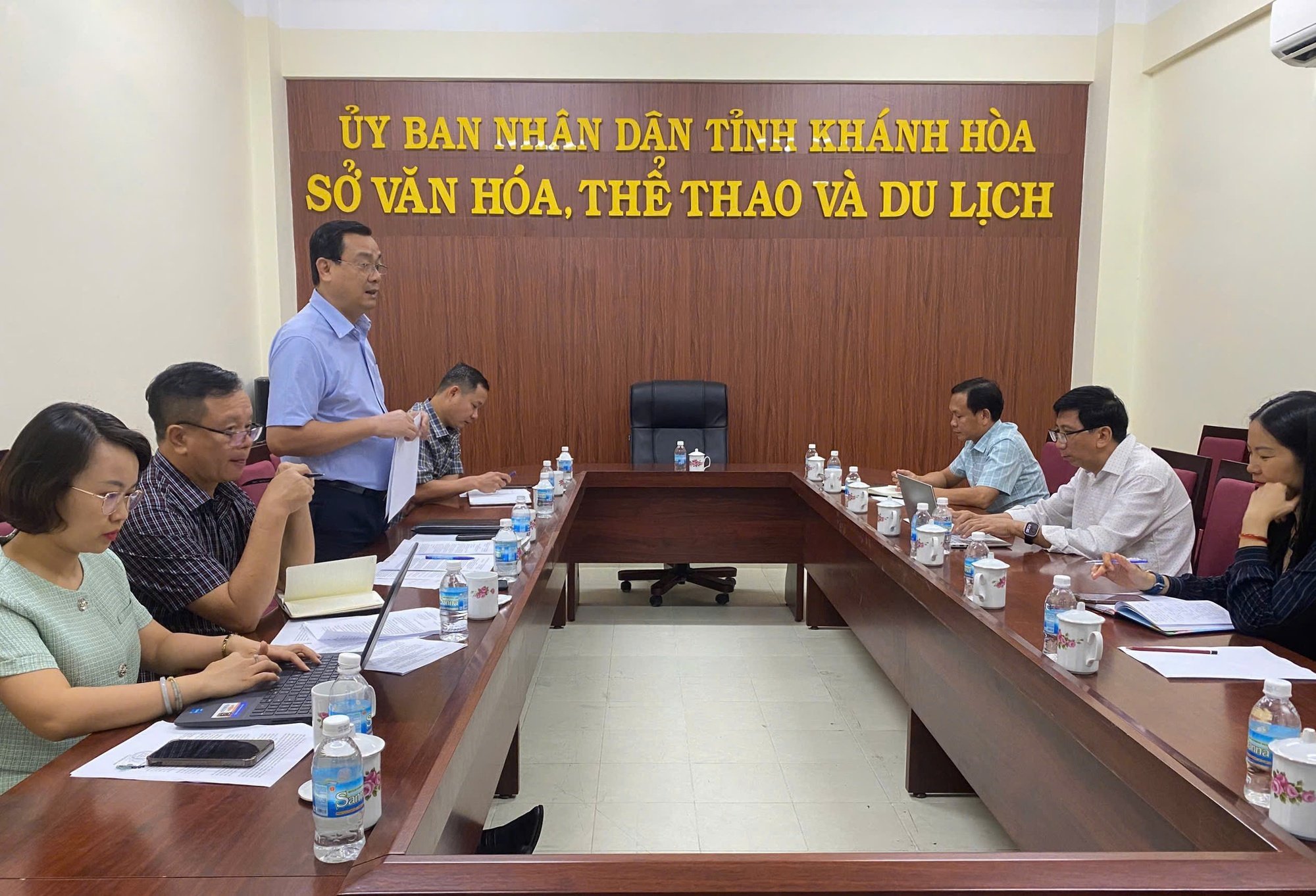 Kiểm tra công tác chấp hành quy định pháp luật trong lĩnh vực lưu trú du lịch tại Khánh Hòa - Ảnh 1.