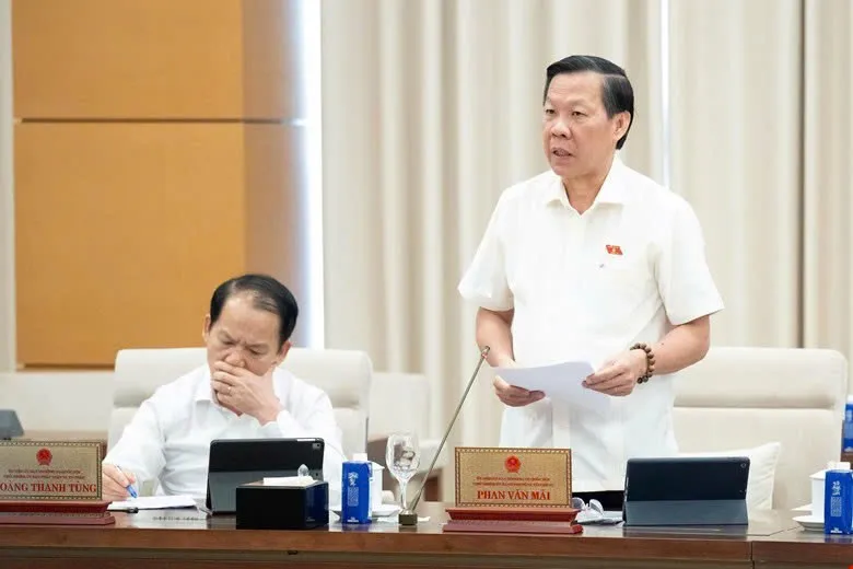 Chủ nhiệm Ủy ban Kinh tế - Tài chính Phan Văn Mãi.