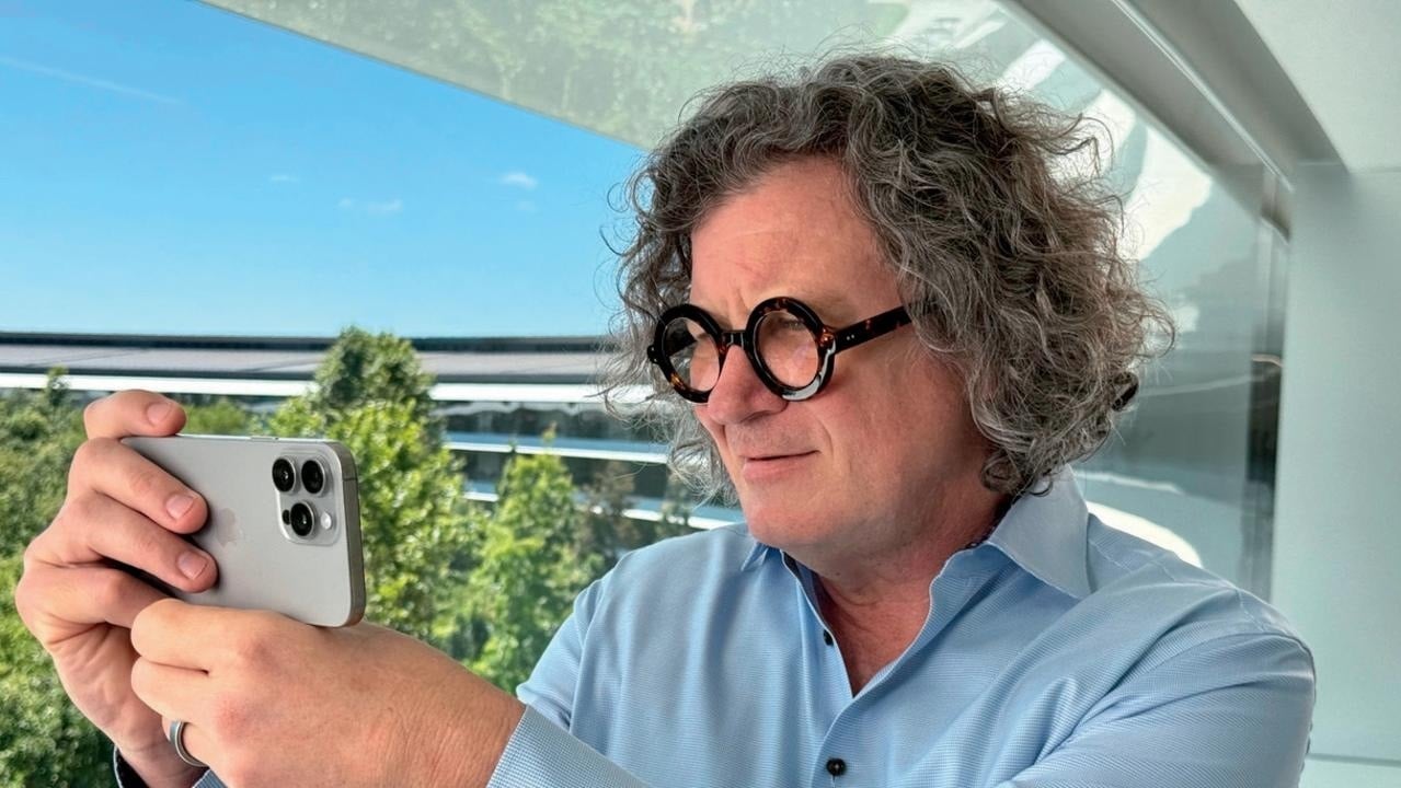 iPhone 17 Pro Max,  iPhone 17 camera,  iPhone Air camera,  Center Stage la gi anh 1