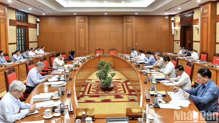 Người đứng đầu bị cho thôi chức khi không kịp thời xử lý, phát hiện cán bộ vi phạm - Ảnh 1.