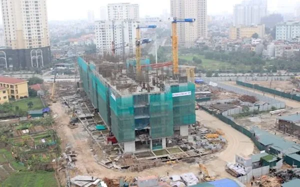 In Ho Chi Minhstad, waar de vraag wordt geschat op ruim 150.000 sociale huurwoningen, bedraagt het werkelijke aanbod slechts 20%. Tại TP Hồ Chí Minh, nơi nhu cầu ước tính hơn 150.000 căn NOXH, nguồn cung thực tế chỉ đáp ứng khoảng 20%.