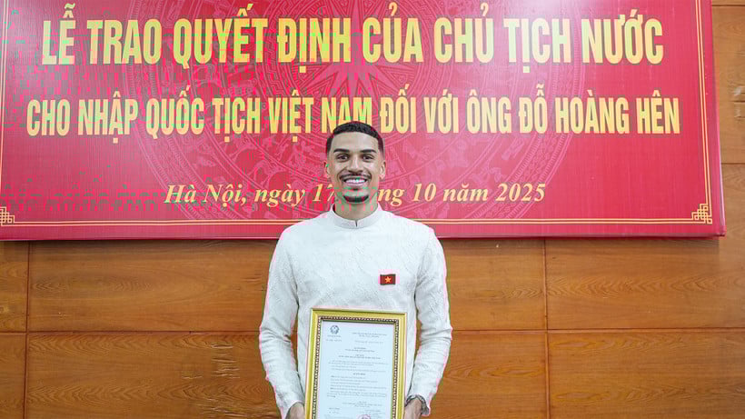 Der Spieler Do Hoang Hen erhielt die Entscheidung, die vietnamesische Staatsbürgerschaft anzunehmen.