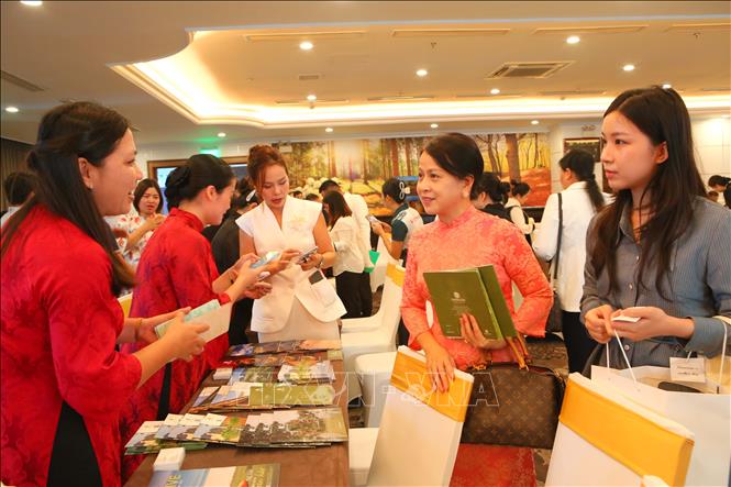 Ninh Binh: Fremme samarbeid for utvikling av Vietnam-turisme med internasjonale partnere - Bilde 2. Ninh Bình: Thúc đẩy hợp tác phát triển du lịch Việt Nam với các đối tác quốc tế - Ảnh 2.
