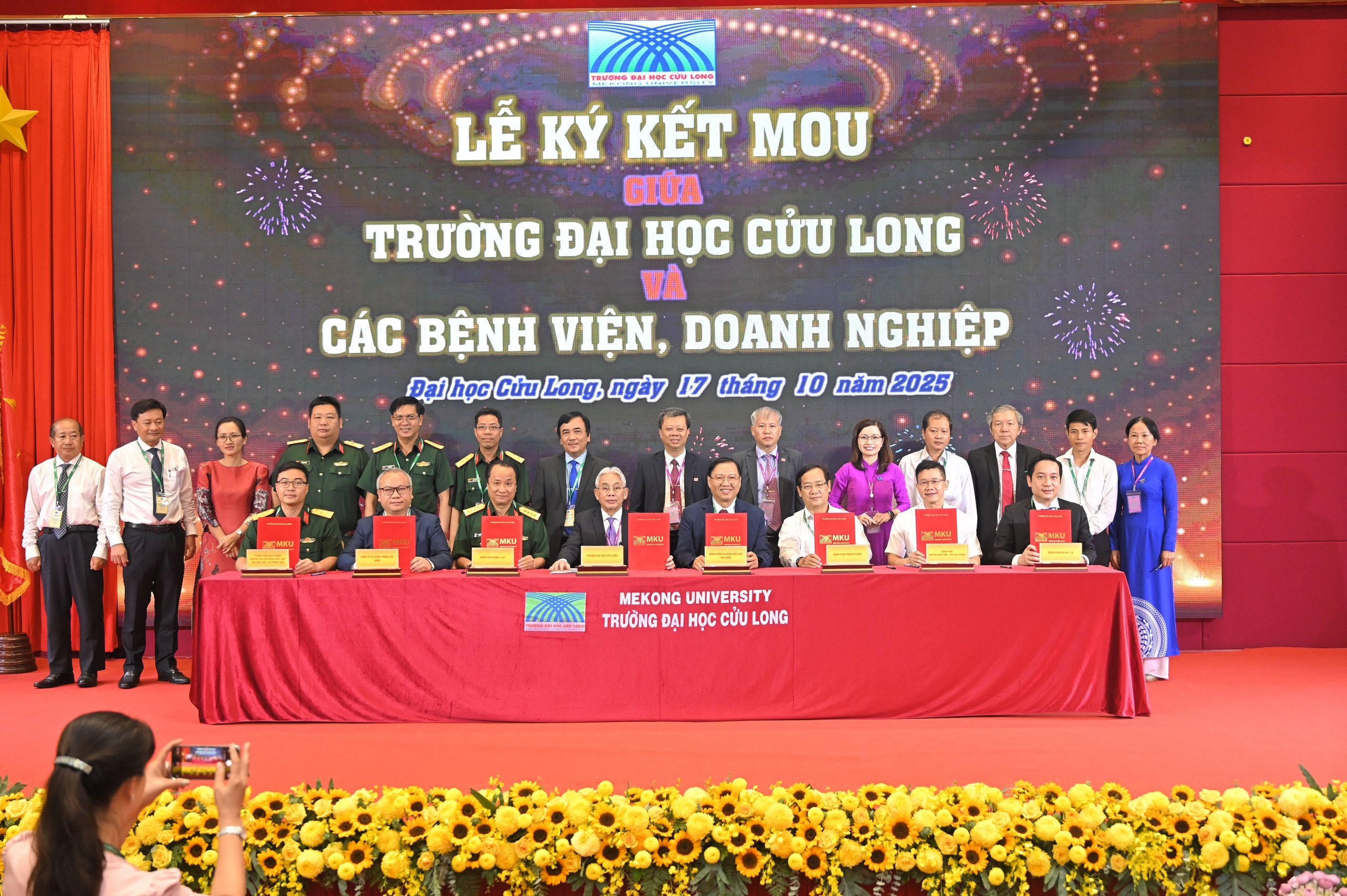 500 nhà khoa học và 2.000 đại biểu tham dự hội thảo khoa học do Trường ĐH Cửu Long tổ chức - Ảnh 8.