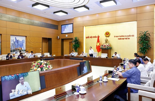 ttxvn-be-mac-phien-hop-thu-50-cua-uy-ban-thuong-vu-quoc-hoi-17-4.jpg