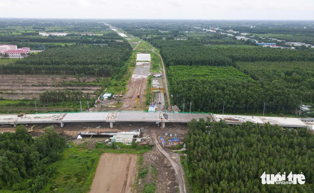 Vành đai 3 TP.HCM phía tây: Chuyển mình nhưng còn chậm - Ảnh 13.
