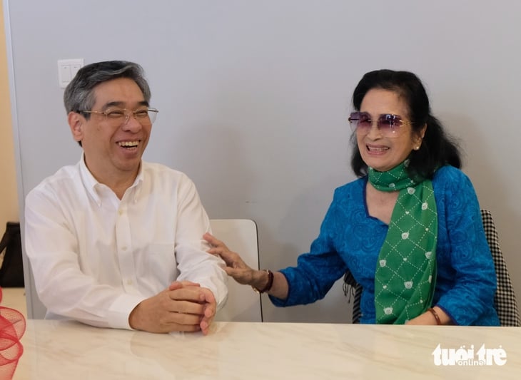 Lãnh đạo TP.HCM thăm nhà các văn nghệ sĩ và nghệ sĩ ở Trung tâm dưỡng lão Thị Nghè - Ảnh 4.