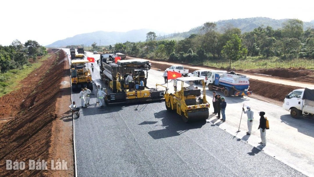The new hot asphalt concrete pavement (BTNR 25 and BTNC19) reaches from 58% to 73% of the volume.
