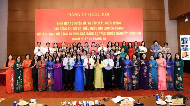 3-ctqh-กับ-คู่หู-อื่นๆ-ของ-ผู้นำหญิงที่มีความรับผิดชอบ-2-3786.jpg