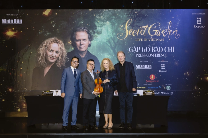 Secret Garden Band: Κάθε φορά που εμφανίζονται στη σκηνή, είναι ακόμα το ίδιο νευρικοί και ανήσυχοι όσο την πρώτη φορά που πήγαν το παιδί τους στο σχολείο - Φωτογραφία 3. Secret Garden - Ảnh 3.