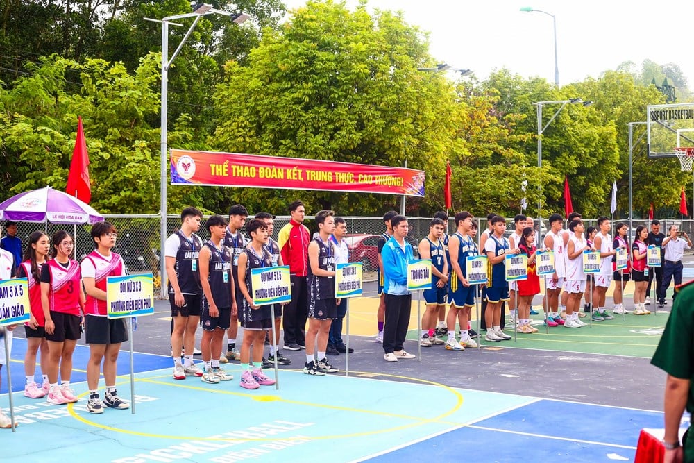 Turniej koszykówki, wydarzenie poprzedzające XII Festiwal Sportu Prowincjonalnego Dien Bien – zdjęcie 1