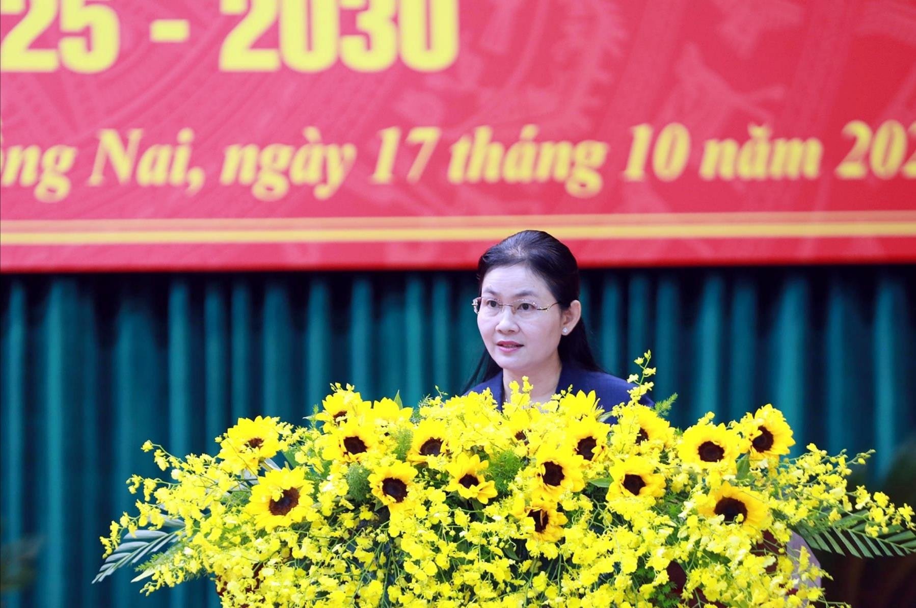 ton-ngoc-hanh(1).jpg