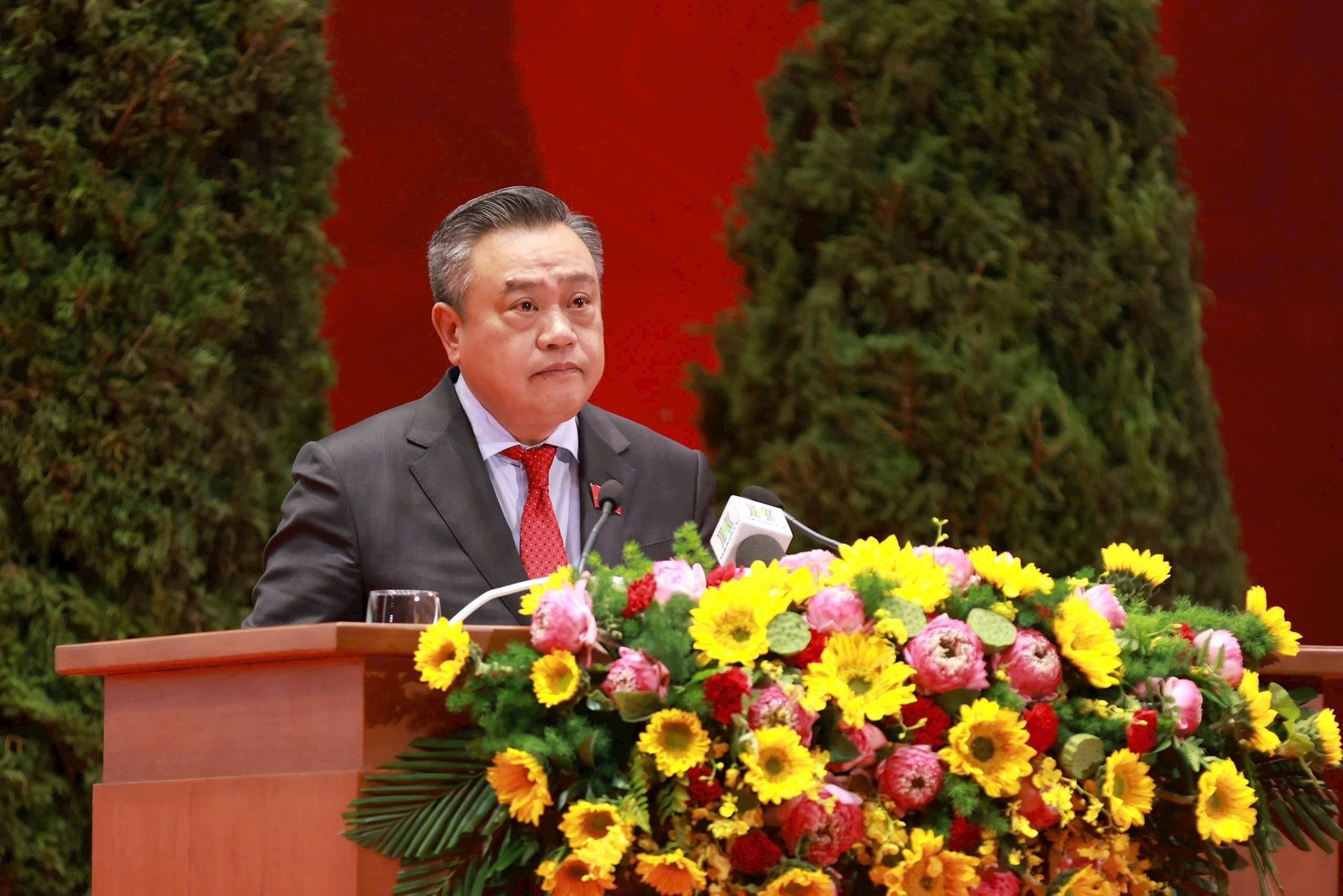 nh-hanh-dong-thuc-hien-nghi-quyet-dai-hoi-dai-bieu-dang-bo-thanh-pho-ha-noi-lan-thu-xviii-nhiem-ky-2025-2030.-anh-viet-thanh.jpg