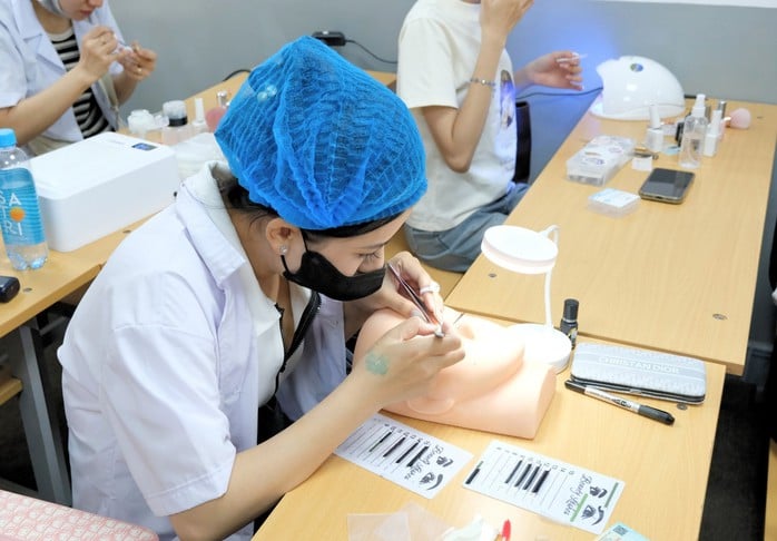 Nghề chăm sóc sắc đẹp Việt Nam