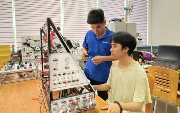 Kỹ sư trẻ tài năng được hưởng phụ cấp tăng thêm bằng 150% lương - Ảnh 1.