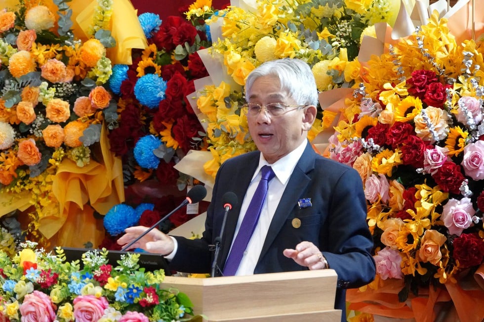 Uniwersytet Cuu Long otrzymał Medal Pracy Drugiej Klasy - Zdjęcie 2. Trường ĐH Cửu Long đón nhận Huân chương lao động hạng nhì- Ảnh 2.