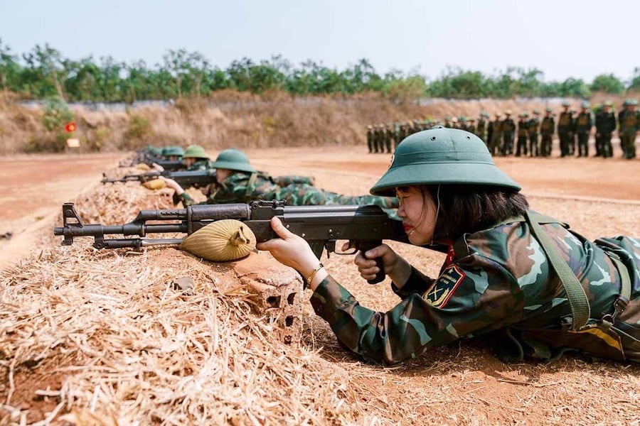 Nữ quân nhân Binh đoàn 15 thực hiện tốt nhiệm vụ huấn luyện, góp phần xây dựng đơn vị vững mạnh toàn diện.