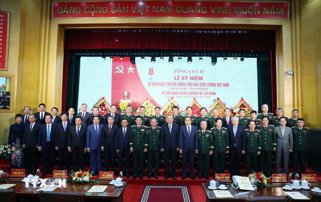 ttxvn-1810-tong-bi-thu-tong-cuc-2-tinh-bao-quoc-phong-4.jpg