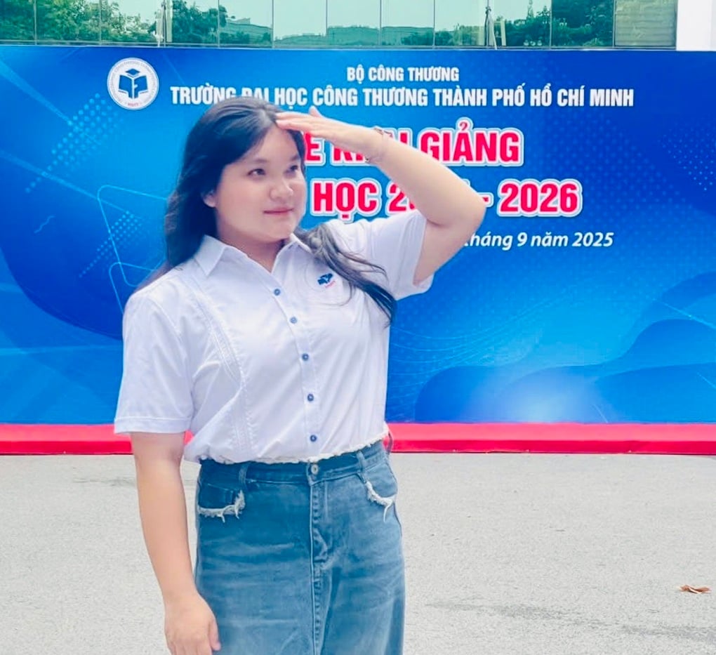 Nữ thủ khoa người Dao mong sau này kiếm thật nhiều tiền - 2