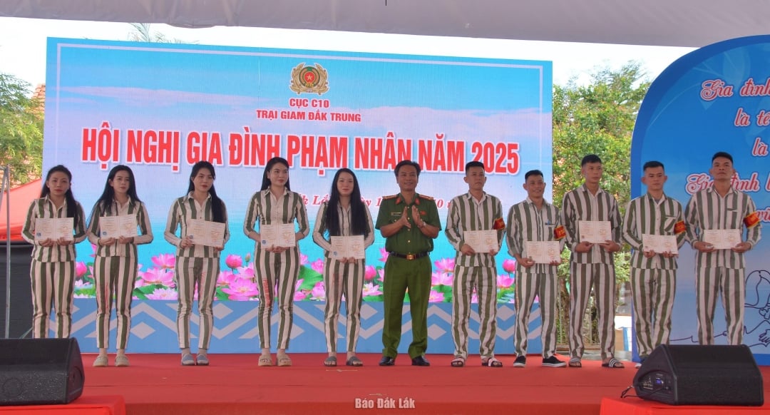 អ្នកទោសបានទទួល