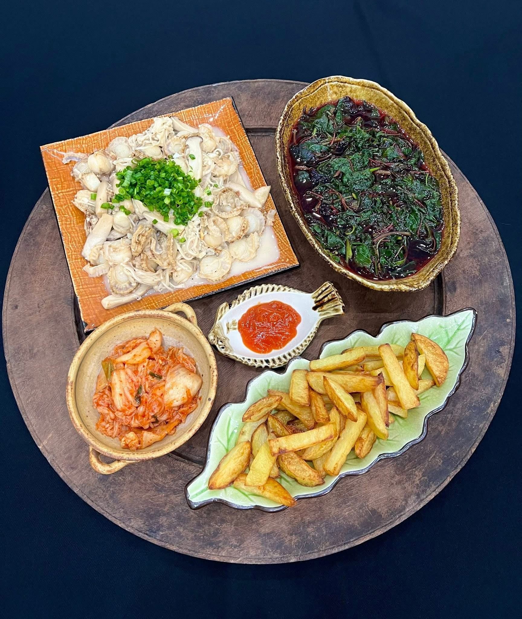 ម្ដាយអ្នកបម្រើលើយន្តហោះដ៏ស្រស់ស្អាតបានតុបតែងថាសអាហារធ្វើឱ្យអ្នករាល់គ្នាសរសើរនិងសរសើរនាង - រូបថត ៨. Tiếp viên hàng không xinh đẹp bày trí mâm cơm khiến ai cũng trầm trồ khen ngợi - Ảnh 8.