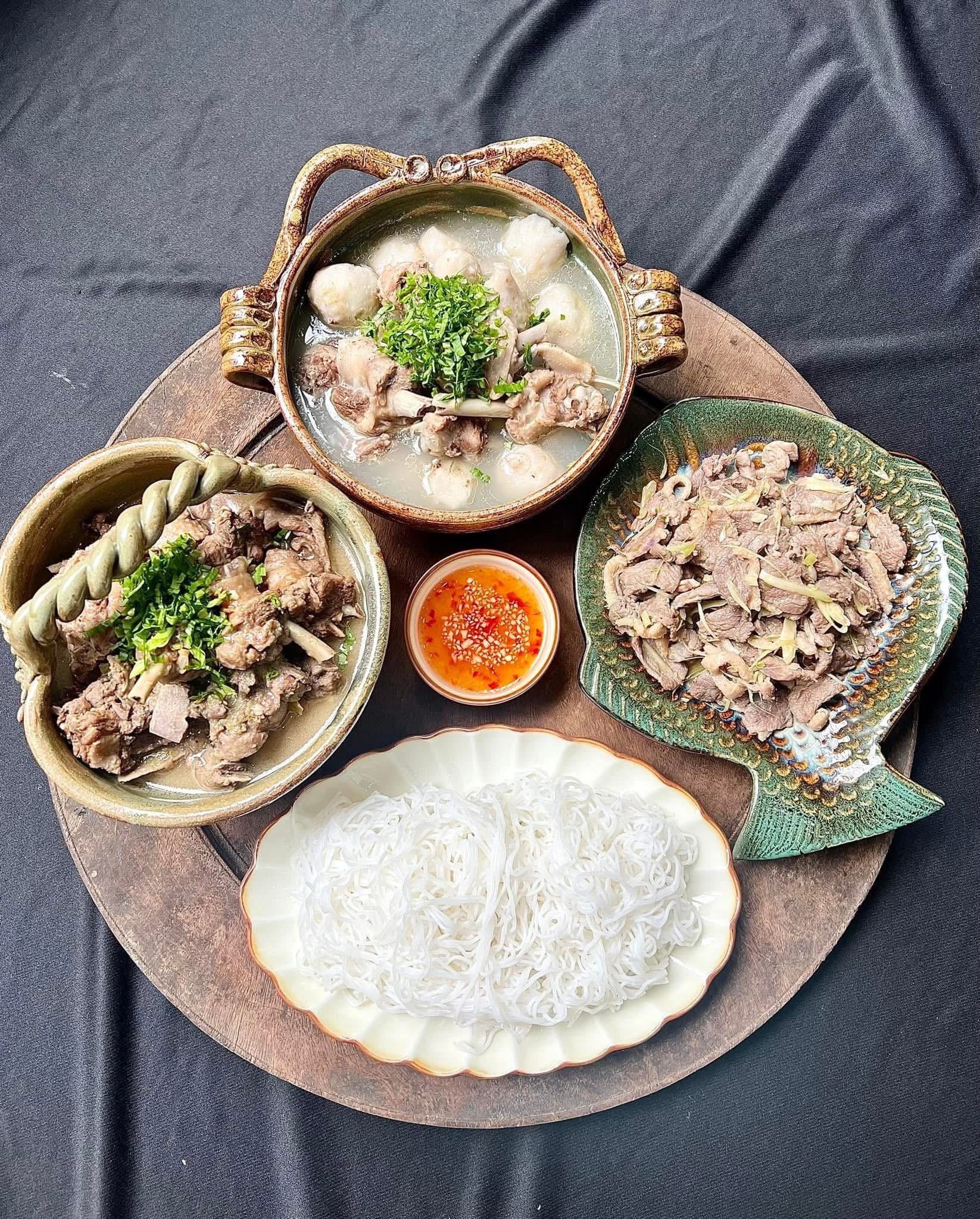 ម្ដាយអ្នកបម្រើលើយន្តហោះដ៏ស្រស់ស្អាតបានតុបតែងថាសអាហារធ្វើឲ្យអ្នករាល់គ្នាសរសើរមិនដាច់ពីមាត់ - រូបថត ២៨. Tiếp viên hàng không xinh đẹp bày trí mâm cơm khiến ai cũng trầm trồ khen ngợi - Ảnh 28.