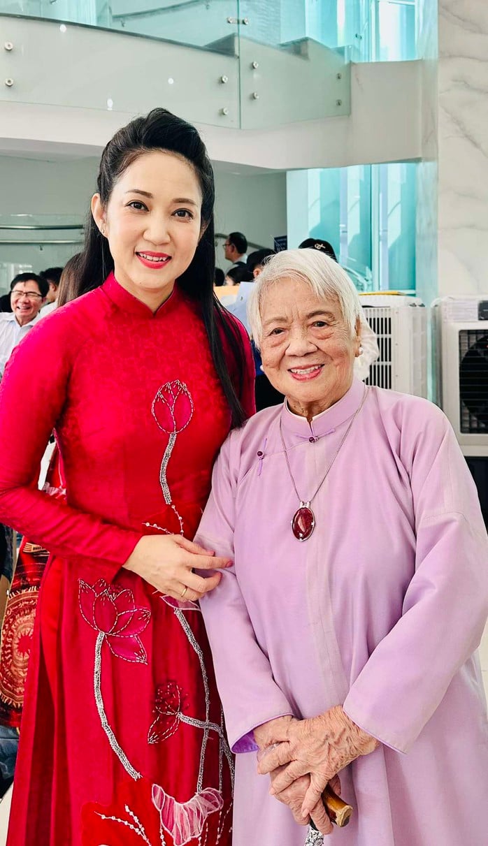 Đan Trường, Lâm Vỹ Dạ và nhiều nghệ sĩ xúc động tham dự Hội nghị tổng kết 50 năm nền VHNT TP HCM - Ảnh 4.